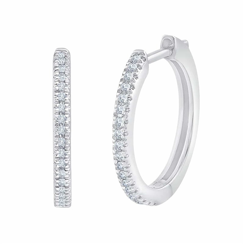 Boucles d'oreilles serti clos diamant en or 18 carats