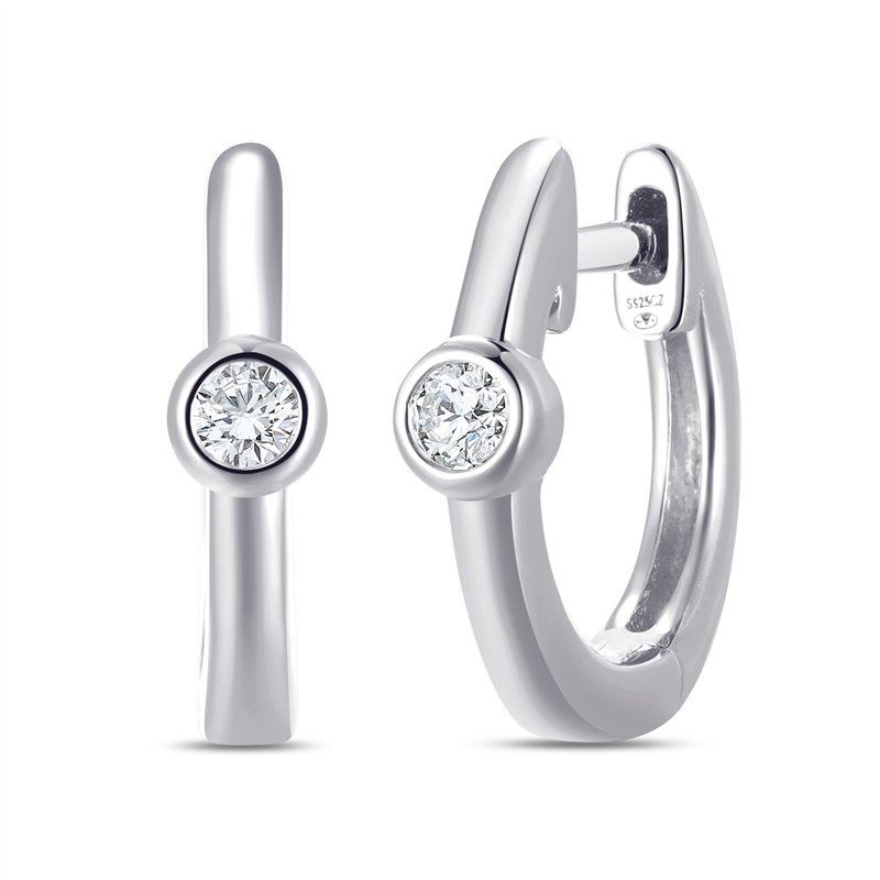 Boucles d'oreilles serti clos diamant en or 18 carats