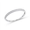 Demi Alliance serti clos diamant en or 18 carats