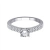Solitaire accompagné serti clos diamant en or 18 carats