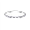 Demi Alliance serti clos diamant en or 18 carats