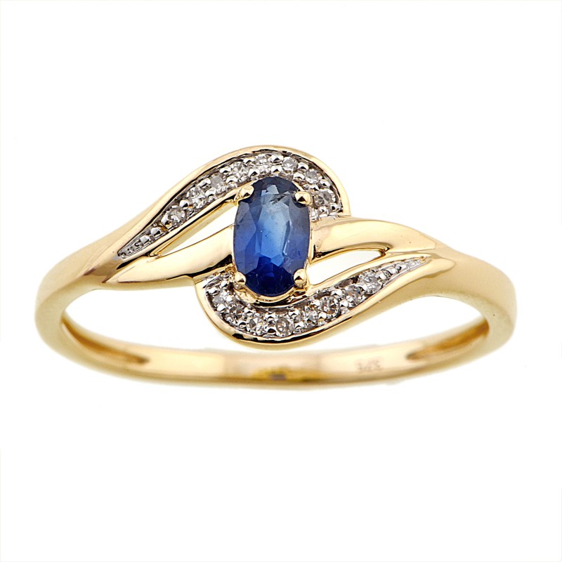 SAPPHIRE AND DIAMOND RING W7/R24